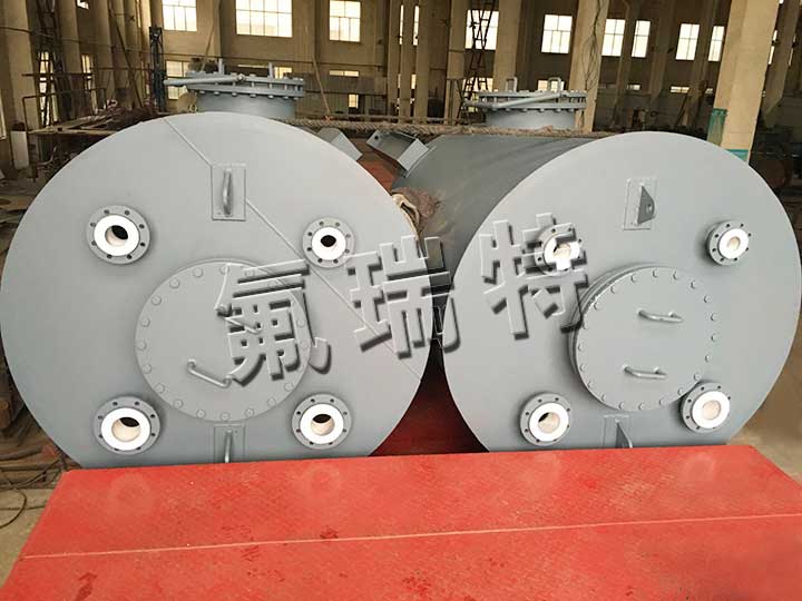 鋼襯塑儲罐、反應(yīng)釜