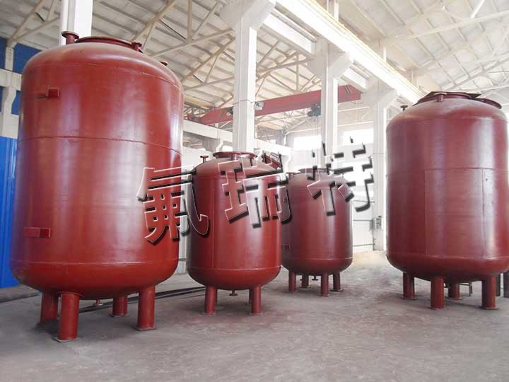 鋼襯塑儲罐、反應釜